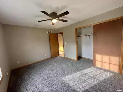 1105 29th Ave, Silvis, IL 61282 photo 18