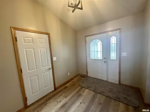 1105 29th Ave, Silvis, IL 61282 photo 5
