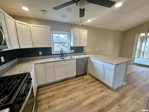 1105 29th Ave, Silvis, IL 61282 photo 13
