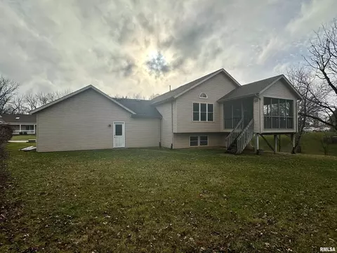1105 29th Ave, Silvis, IL 61282 photo 4