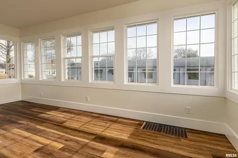 1406 W Main St, Marion, IL 62959 photo 14
