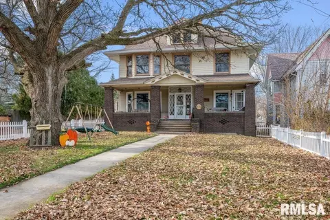 419 S Chestnut St, Kewanee, IL 61443