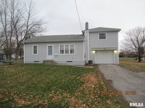 304 S Elm St, Stanwood, IA 52337