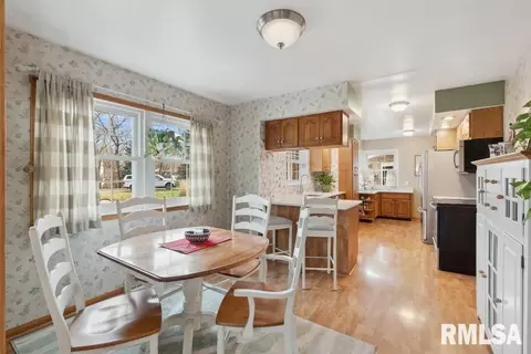 3109 15th St, Moline, IL 61265 photo 5