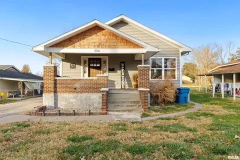 306 Brown St, Carterville, IL 62918