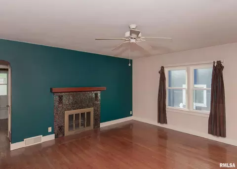 2210 11th Ave, Moline, IL 61265 photo 9