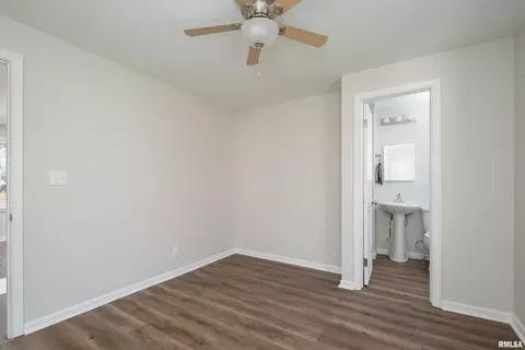 1413 43rd St, Moline, IL 61265 photo 8