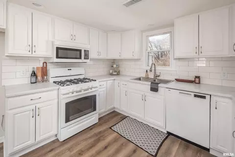 1413 43rd St, Moline, IL 61265 photo 15