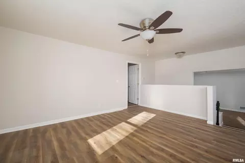 1413 43rd St, Moline, IL 61265 photo 5