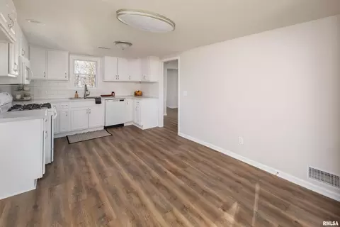 1413 43rd St, Moline, IL 61265 photo 13