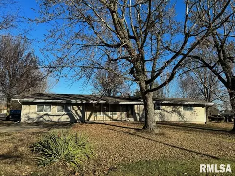 1401 12th Ave, Viola, IL 61486
