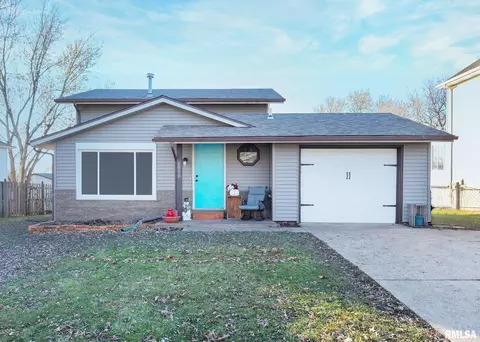 6010 N Elmwood Ave, Davenport, IA 52806