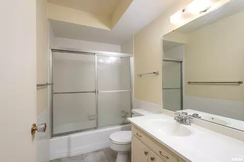 930 17th St #21, Moline, IL 61265 photo 12