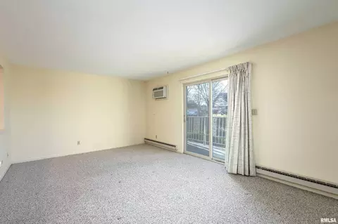 930 17th St #21, Moline, IL 61265 photo 5