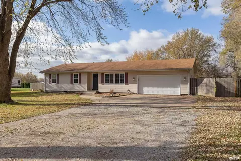 11444 Devils Creek Rd, Blue Grass, IA 52726