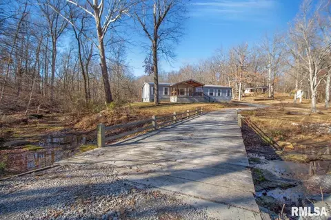 85 Moss Creek Dr, Goreville, IL 62939
