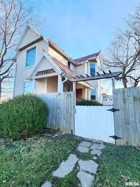 332 Cherry, Quincy, IL 62301 photo 2