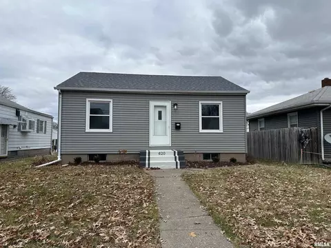 620 W 30th St, Davenport, IA 52803