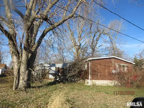 114 Railroad Ave, La Harpe, IL 61450