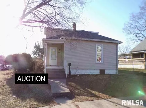808 E 9th St, Muscatine, IA 52761