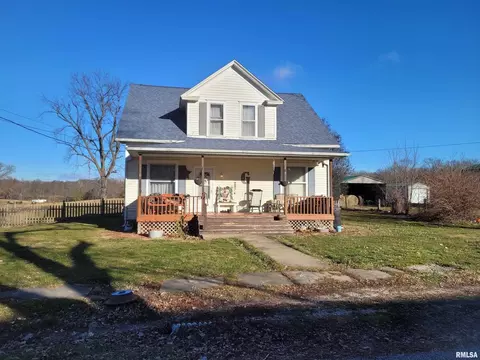 225 E 4th St, Versailles, IL 62378