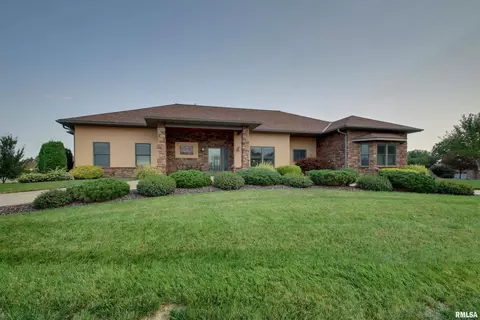 1300 Tuscany Dr, Quincy, IL 62305