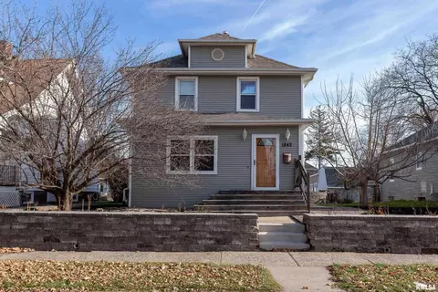 1842 2nd St, Moline, IL 61265