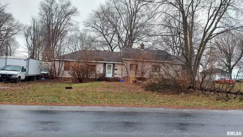 505 Osage St, Seaton, IL 61476
