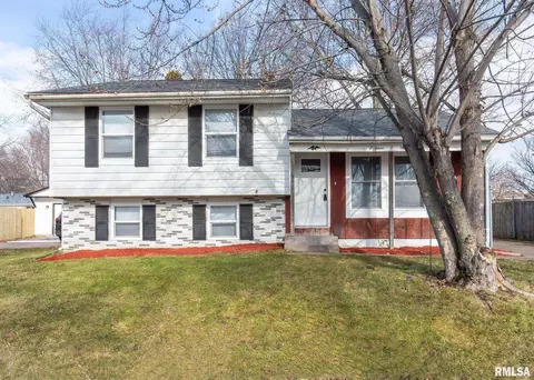 1804 W 54th St, Davenport, IA 52806