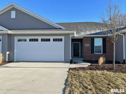 5647 Kristi Ln, Bettendorf, IA 52722