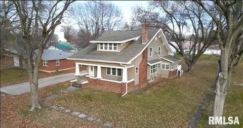 213 S Madison St, Clayton, IL 62324