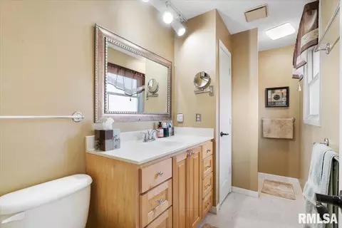 1447 35th Ave, Moline, IL 61265 photo 17
