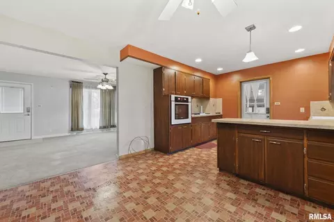 306 W Center St, Atkinson, IL 61235 photo 12