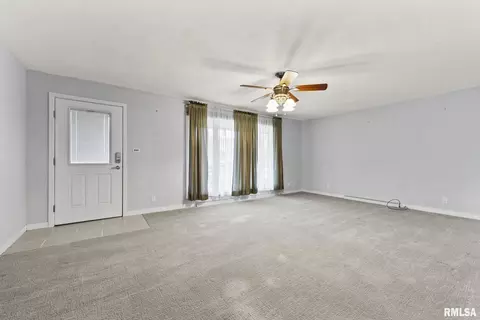 306 W Center St, Atkinson, IL 61235 photo 8