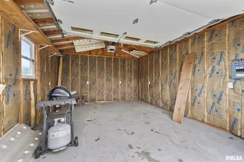 306 W Center St, Atkinson, IL 61235 photo 17