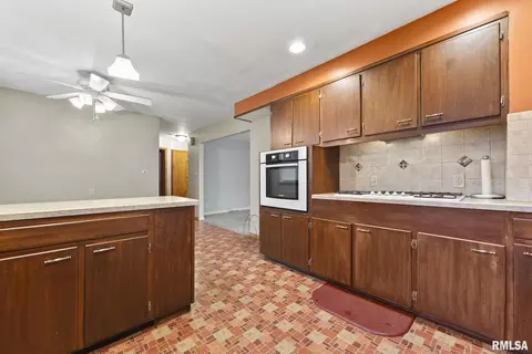 306 W Center St, Atkinson, IL 61235 photo 14