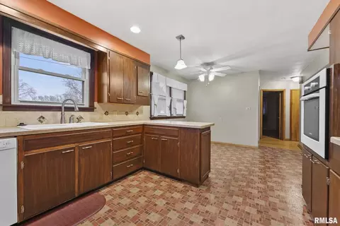 306 W Center St, Atkinson, IL 61235 photo 13