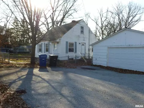 5217 11th Ave #C, Moline, IL 61265 photo 2