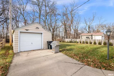 2371 24th St, Moline, IL 61265 photo 23
