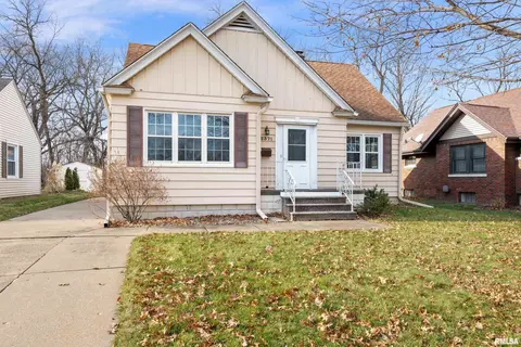 2371 24th St, Moline, IL 61265 photo 2