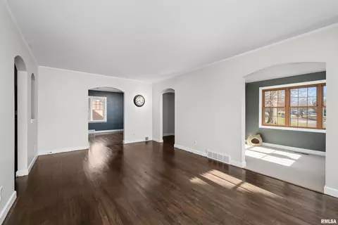 2371 24th St, Moline, IL 61265 photo 7