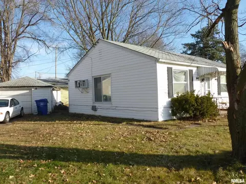 974 40th St, Moline, IL 61265 photo 3