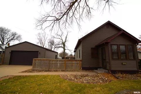 2402 31st St, Rock Island, IL 61201