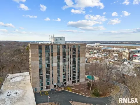 1800 7th St #9E, East Moline, IL 61244