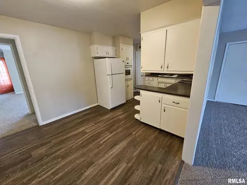 3713 19th Ave, Moline, IL 61265 photo 4