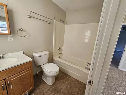 3713 19th Ave, Moline, IL 61265 photo 9