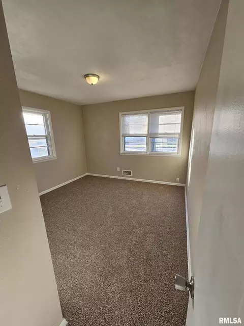 3713 19th Ave, Moline, IL 61265 photo 10