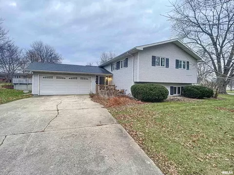 205 S State St, Annawan, IL 61234