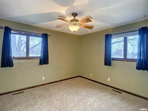 205 S State St, Annawan, IL 61234 photo 7