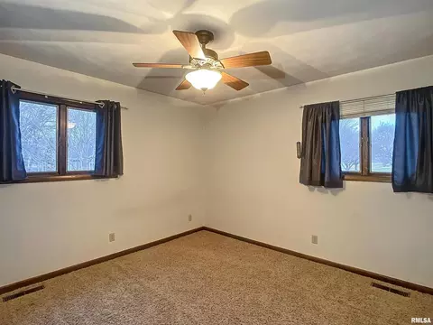 205 S State St, Annawan, IL 61234 photo 10